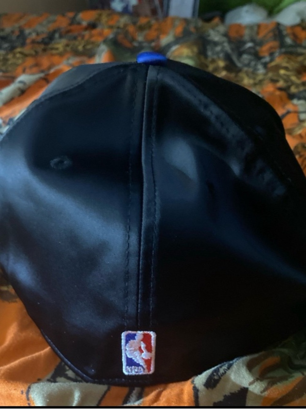 New York Knicks New Era ThrowBack Satin Fitted (size 7 3/8) - Picture 4 of 6